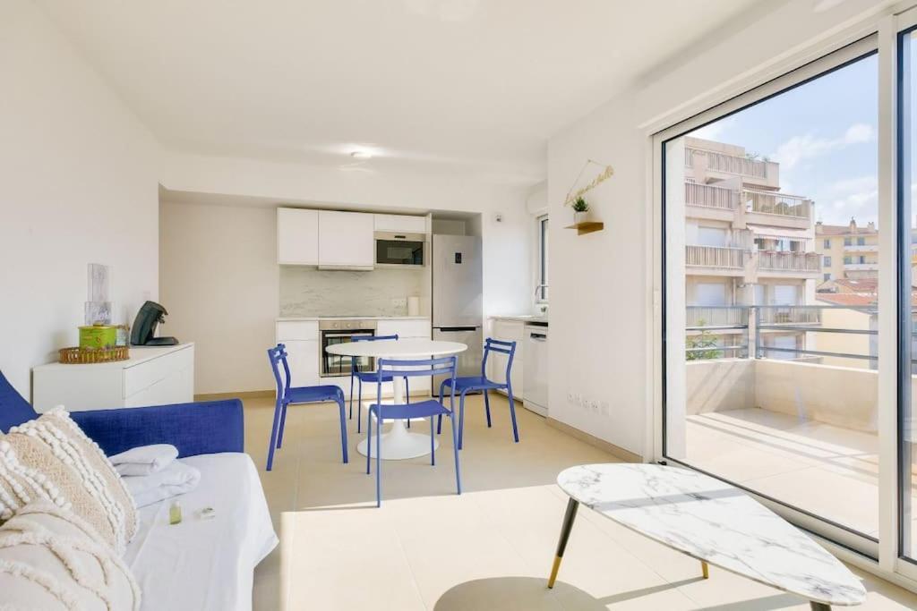 T2 Avec Terrasse Et Parking Prive Au Coeur De Nizza