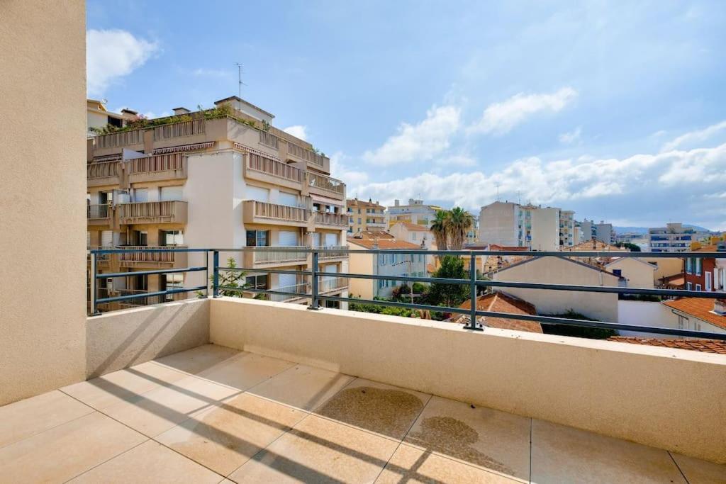 T2 Avec Terrasse Et Parking Prive Au Coeur De Apartment